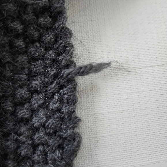 Handknit dark gray hat & scarf set - Picture 7 of 10